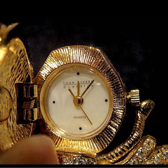 Vintage Joan Rivers Rhinestone Bee Brooch Watch - Picture 2 of 2